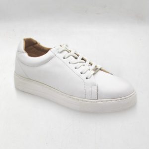 Cathy White Padded Collar